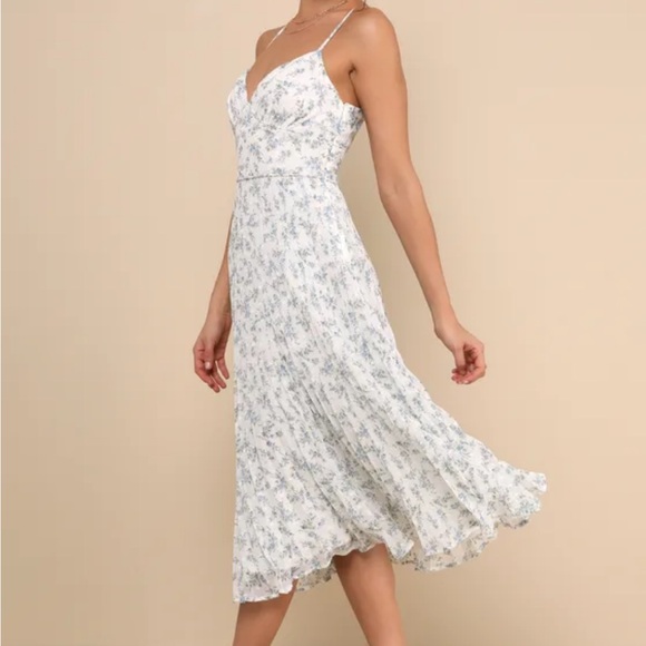 LULUS DARLING FAVORITE WHITE FLORAL SLEEVELESS PLEATED DRESS - Picture 4 of 6
